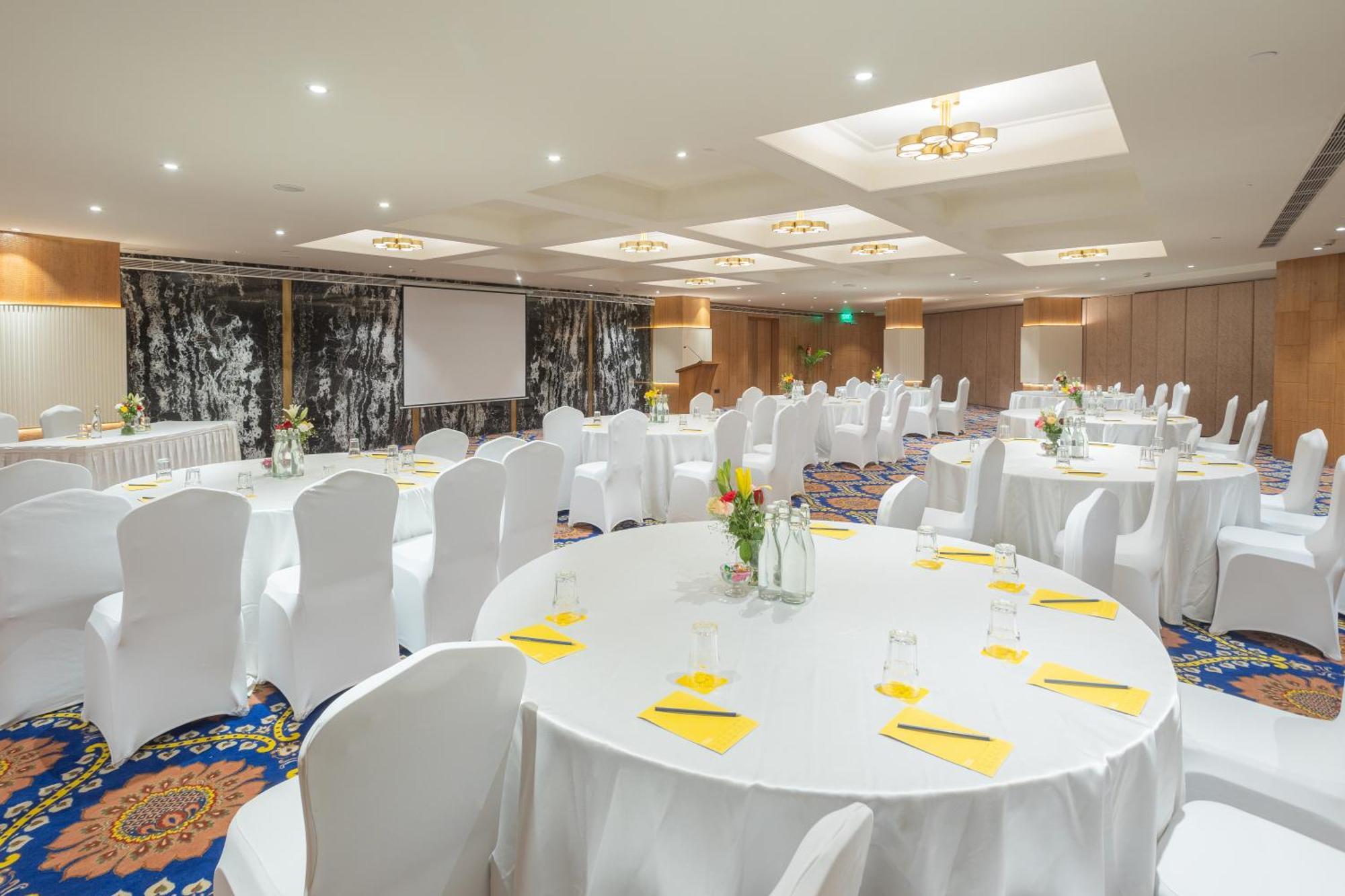โกลเดน ทิวลิป โฮเต็ล ชัยปุระ Hotel ภายนอก รูปภาพ