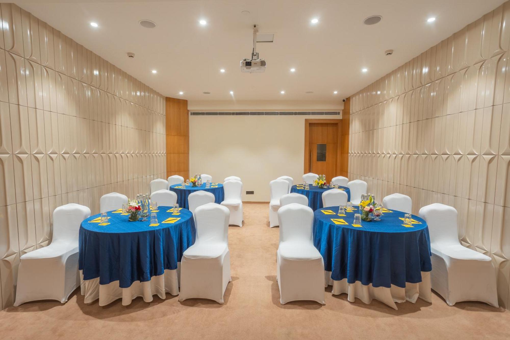 โกลเดน ทิวลิป โฮเต็ล ชัยปุระ Hotel ภายนอก รูปภาพ