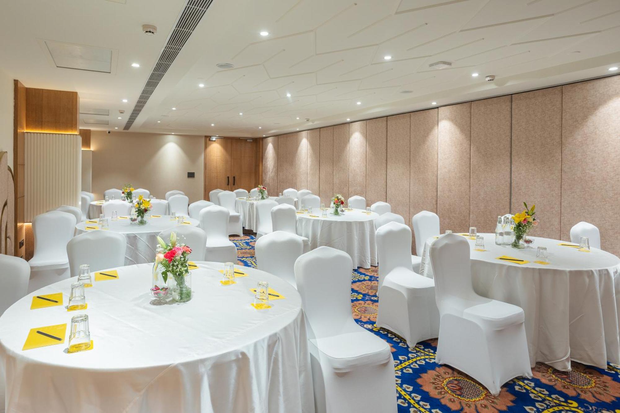 โกลเดน ทิวลิป โฮเต็ล ชัยปุระ Hotel ภายนอก รูปภาพ